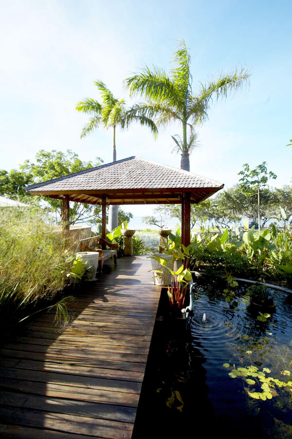 Lotus House on Island